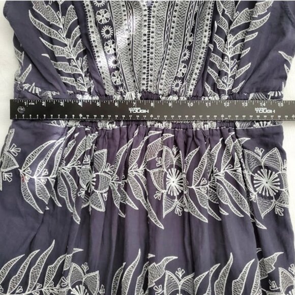 Omika Rosalita Midi Tiered Gray Sleeveless V-Neck Embroidered Print Dress Size L - Picture 7 of 10